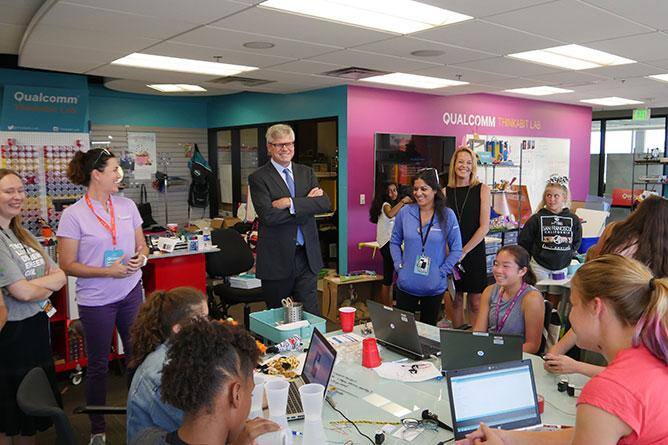 Qualcomm CEO Steve Mollenkopf chats with QCampers in San Diego.